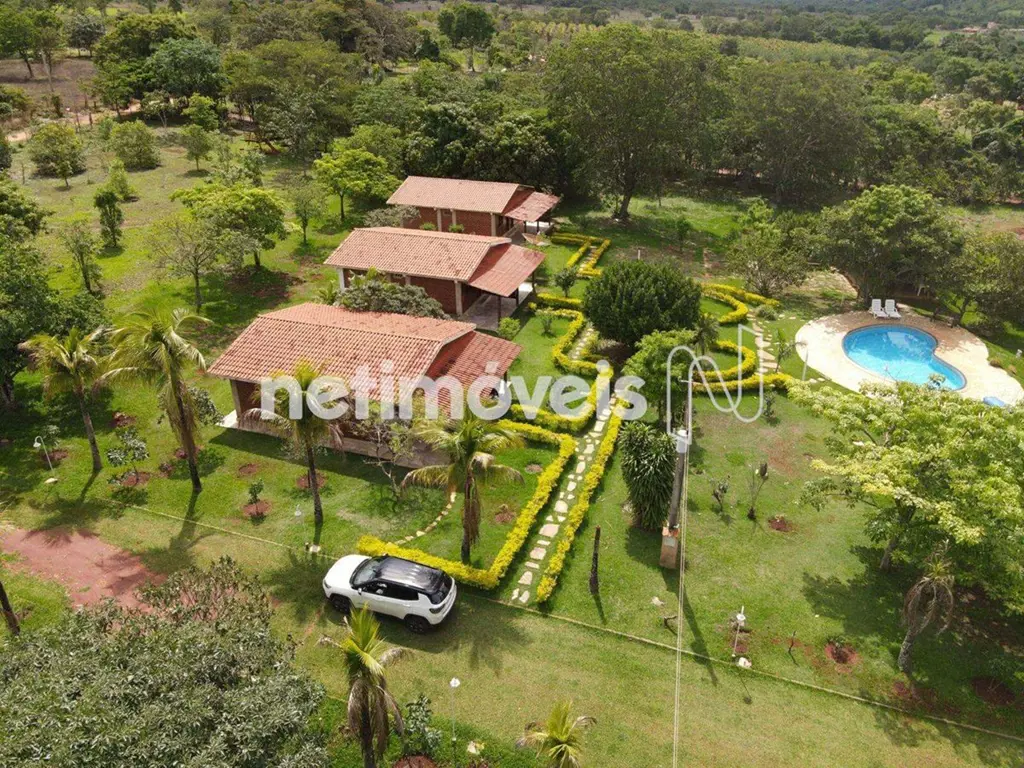 A Yani Netimóveis apresenta uma oportunidade sensacional! Esta incrível chácara/...