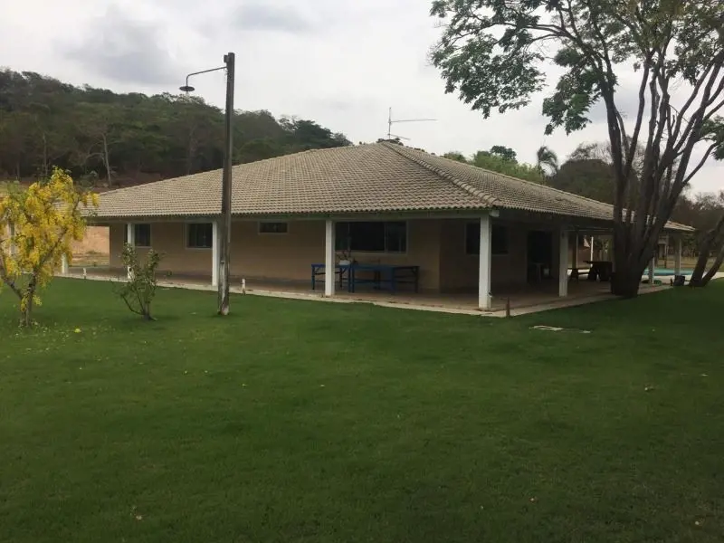 OPORTUNIDADE ÚNICA!Imobiliária Real Business vende uma fazenda situada na região...