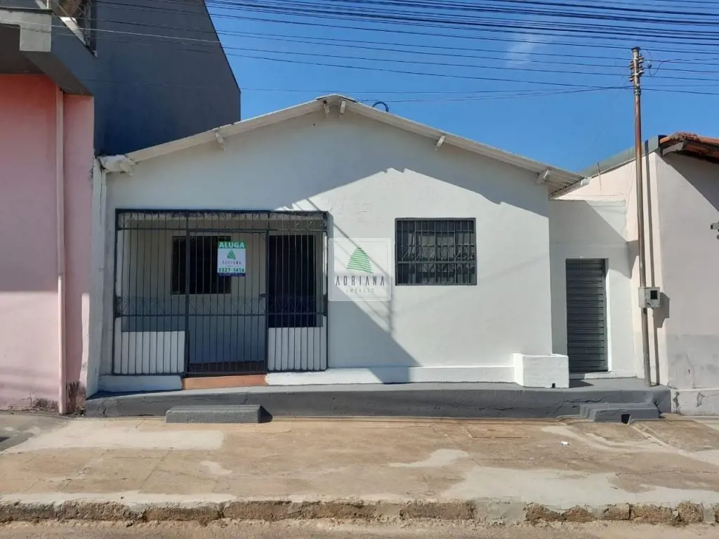 2 quartos , sala, banheiro social, cozinha, quintal. 21/01/26