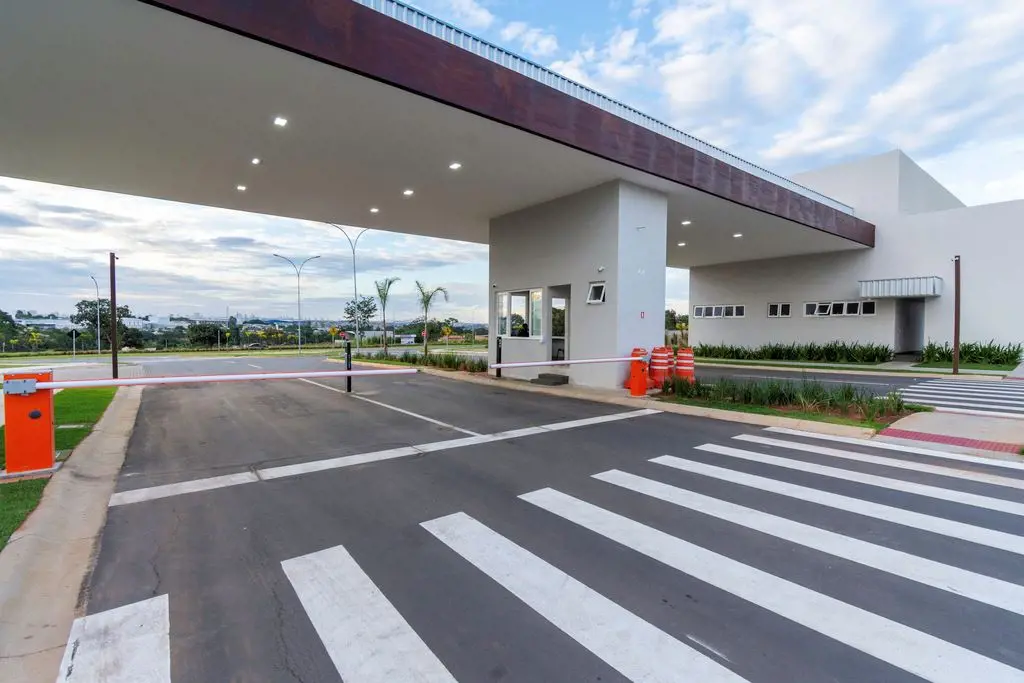 O Parqville Jacarandá está na região central, com alto potencial de desenvolvime...