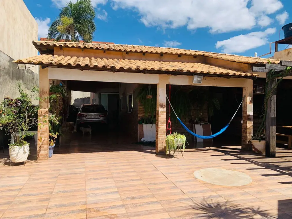 ***Vendo Excelente Casa em Condomínio na Arniqueiras***O condomínio muito bem or...