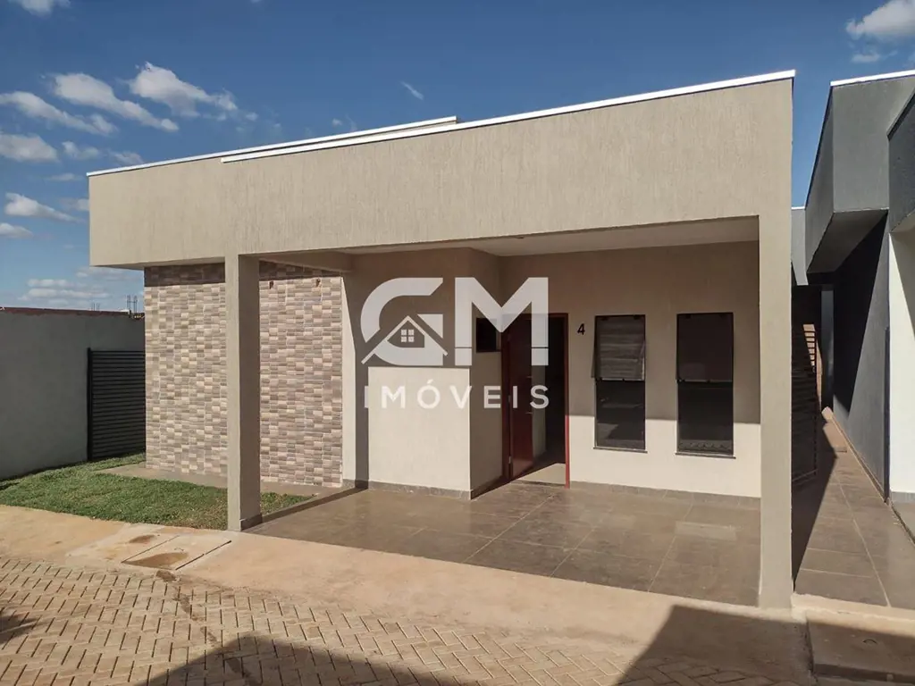 A GM Imóveis vende casa em condomínio fechado no Setor de Chácaras do Abreu, For...