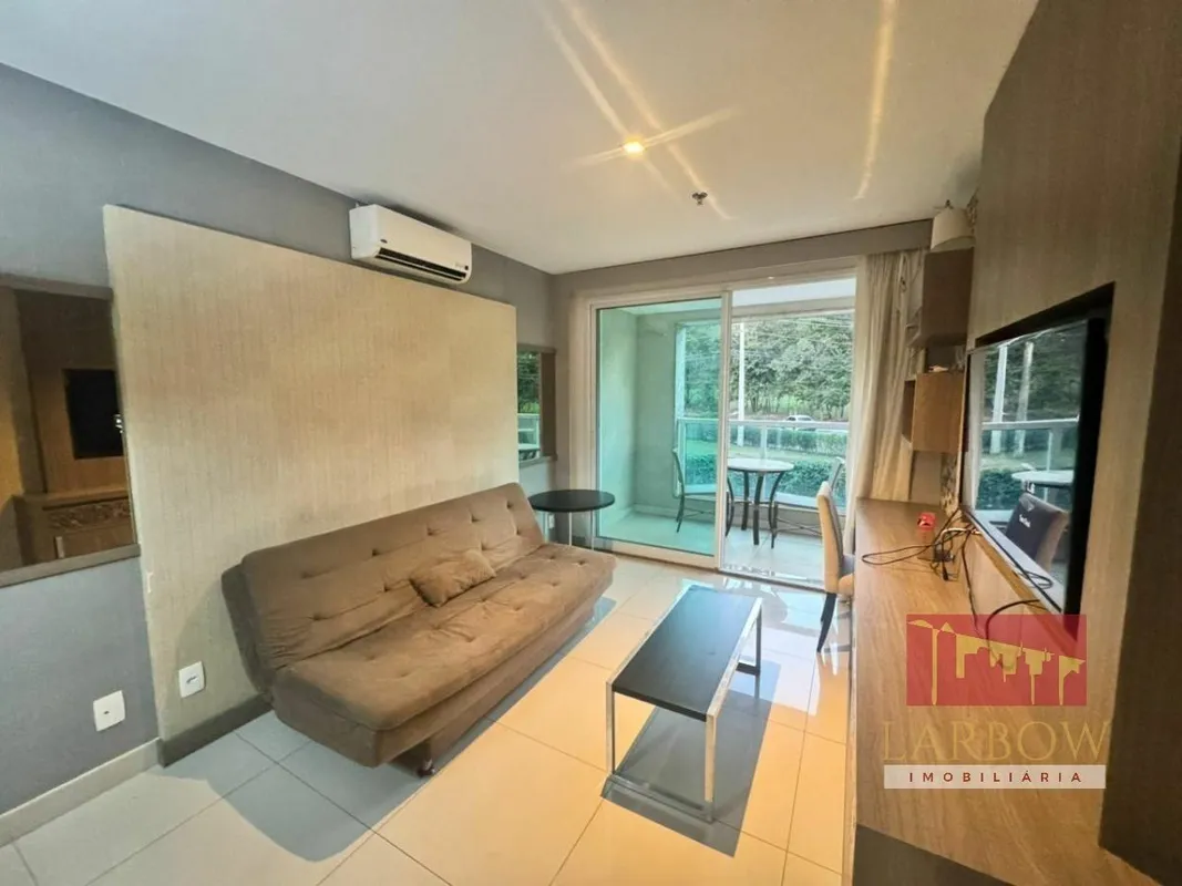 ID79Luxuoso apartamento no Condomínio Brisas do Lago com vista para o Campo de G...