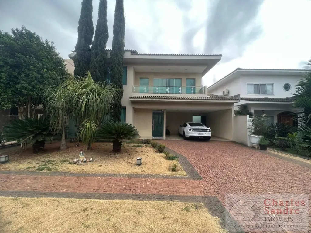 SOBRADO JARDINS LISBOA Terreno: 397,30 m² Construído: 283 m² 04 vagas 02 Coberta...