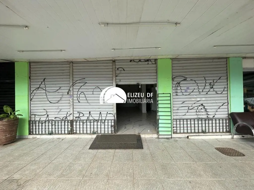 EXCELENTE LOJA NA QE 04 COMPOSTA POR;- LOJA AMPLA COMERCIAL;- 2 BANHEIROS;-SALA ...