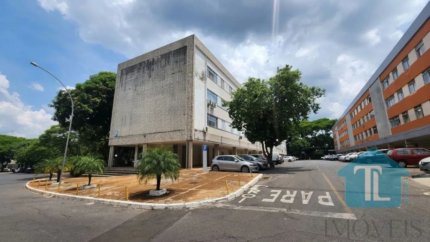 SALA, 02 QUARTOS COM ARMÁRIOS, COZINHA COM ARMÁRIOS, BANHEIRO SOCIAL E BANHEIRO ...