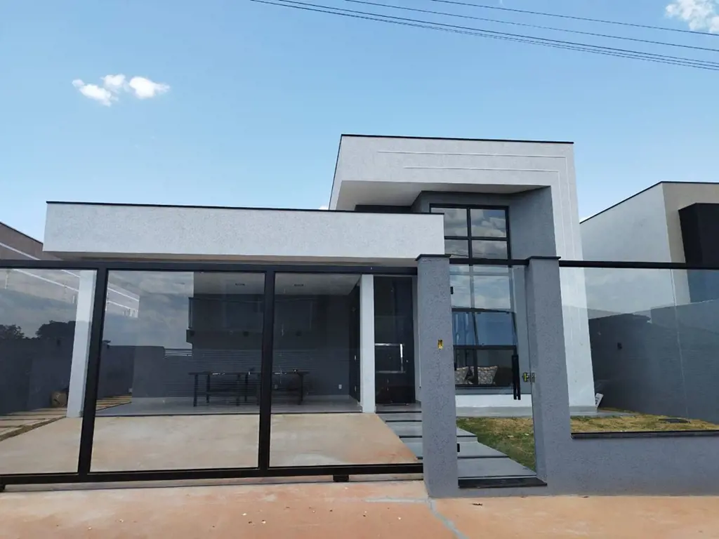 Belíssima Casa à Venda no Condomínio Alto da Boa Vista - Sobradinho/DFLocalizada...