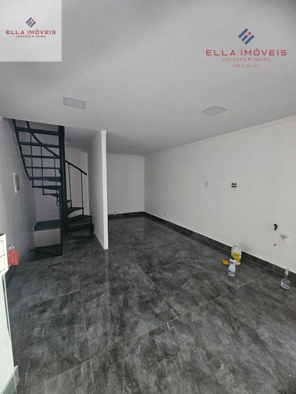 __________ELLA IMÓVEIS ALUGA! __________ÓTIMA OPORTUNIDADE, LOJA NA GALERIA DO H...