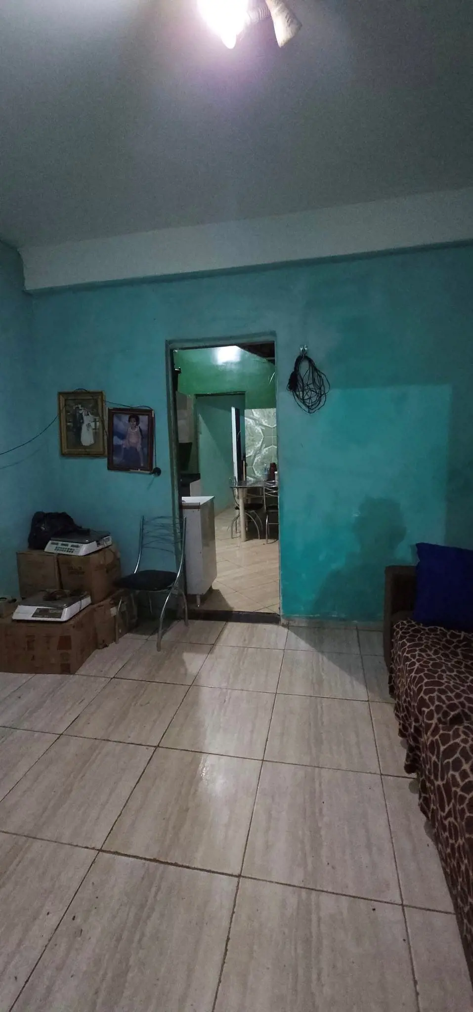 Não perca esta incrível oportunidade! Este prédio localizado em Itapuã, ao lado ...