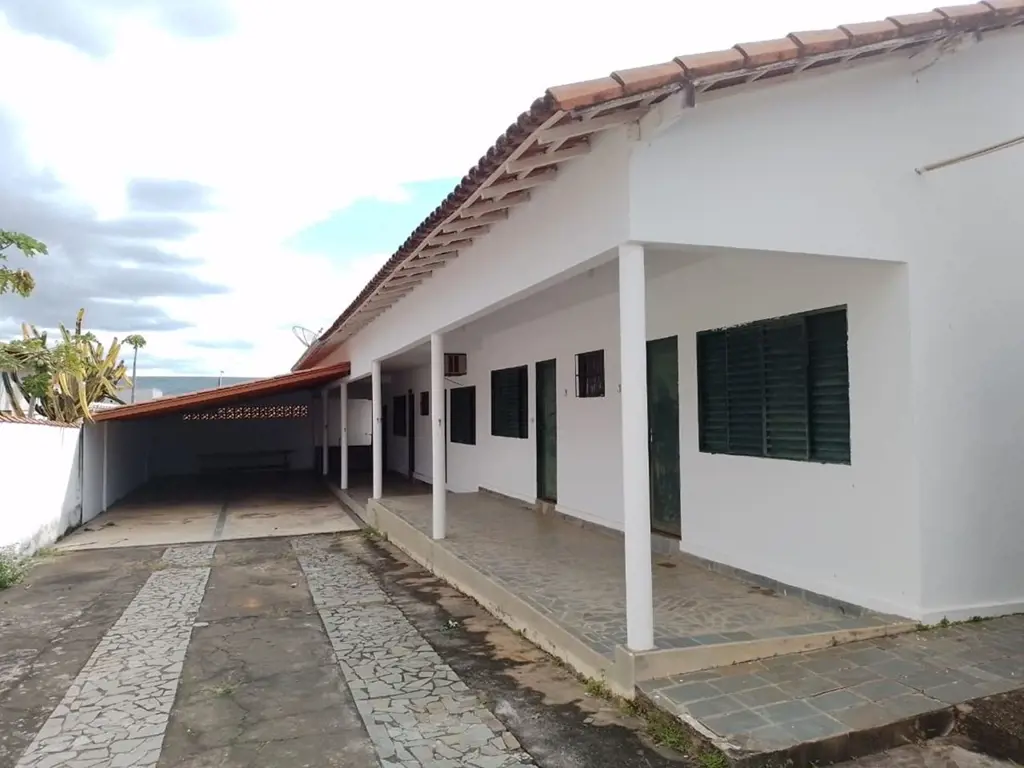Excelente Casa em Caldas Novas Goiás, bairro turísta 24 suites cada uma 32m2 (4x...