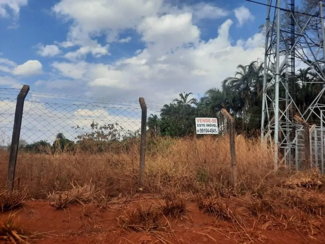 Vendo área dentro de GOIÂNIA com 5.250 m², próximo ao posto da Policia Rodoviári...