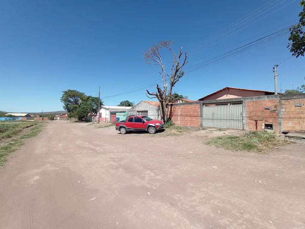 Ótima casa reformada, CIDADEALTA, em Alto Paraíso de Goiás, solta no lote, 2 qua...