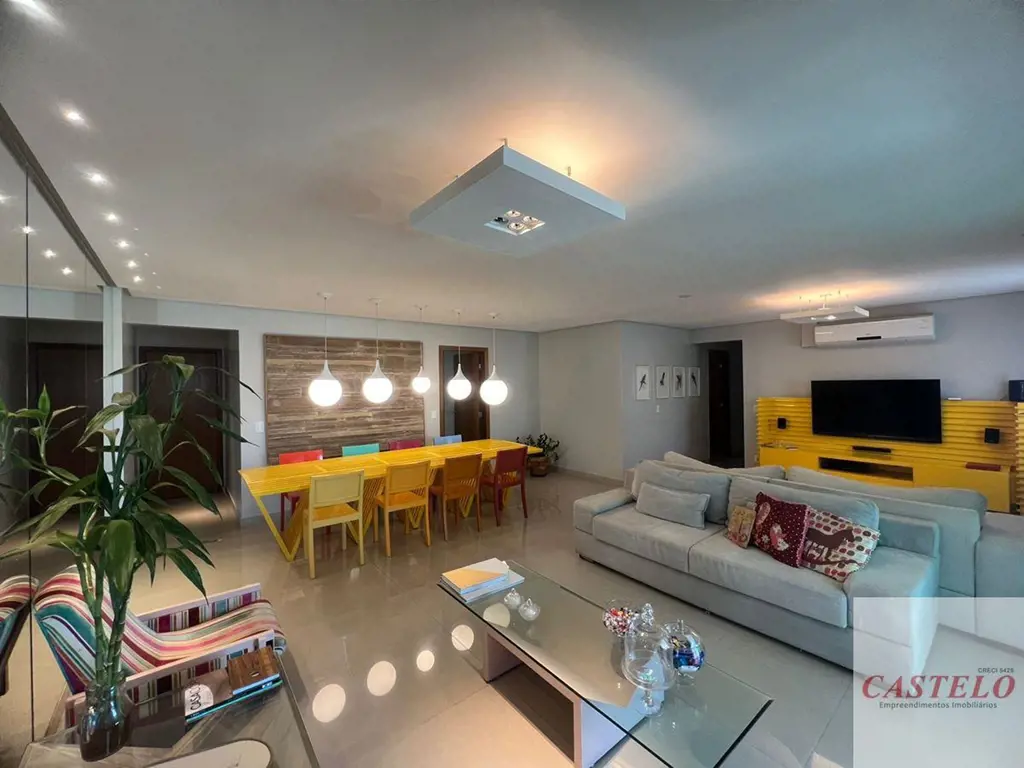 Área privativa – 140,27 m²3 suítes plenas, lavabo, sala em 3 ambientes, porcelan...