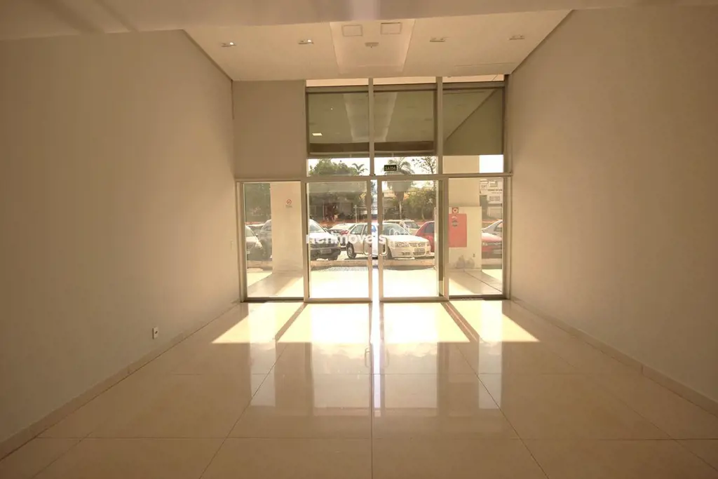 COD SAN 553696LOJA COM MEZANINO ED.OLYMPIQUELoja térrea com banheiro e mezanino,...