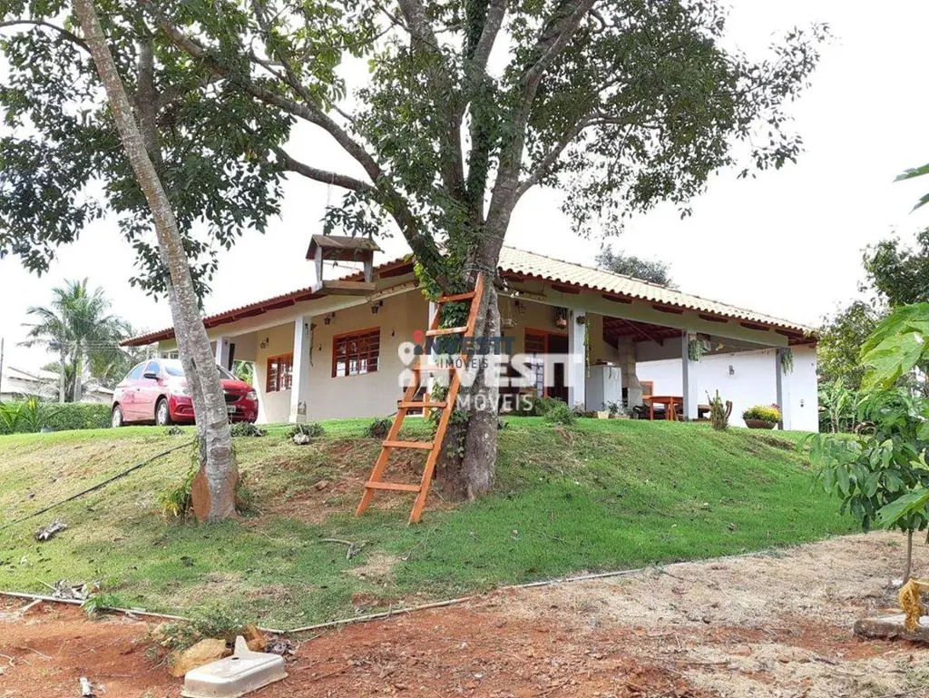 Excelente chácara em condomínio fechado a 37 km de Goiânia.Terreno 5000 m², área...