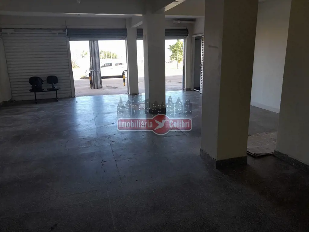 Loja com 80m2, ao lado do cartório de notas de Samambaia, banheiro, acesso pela ...