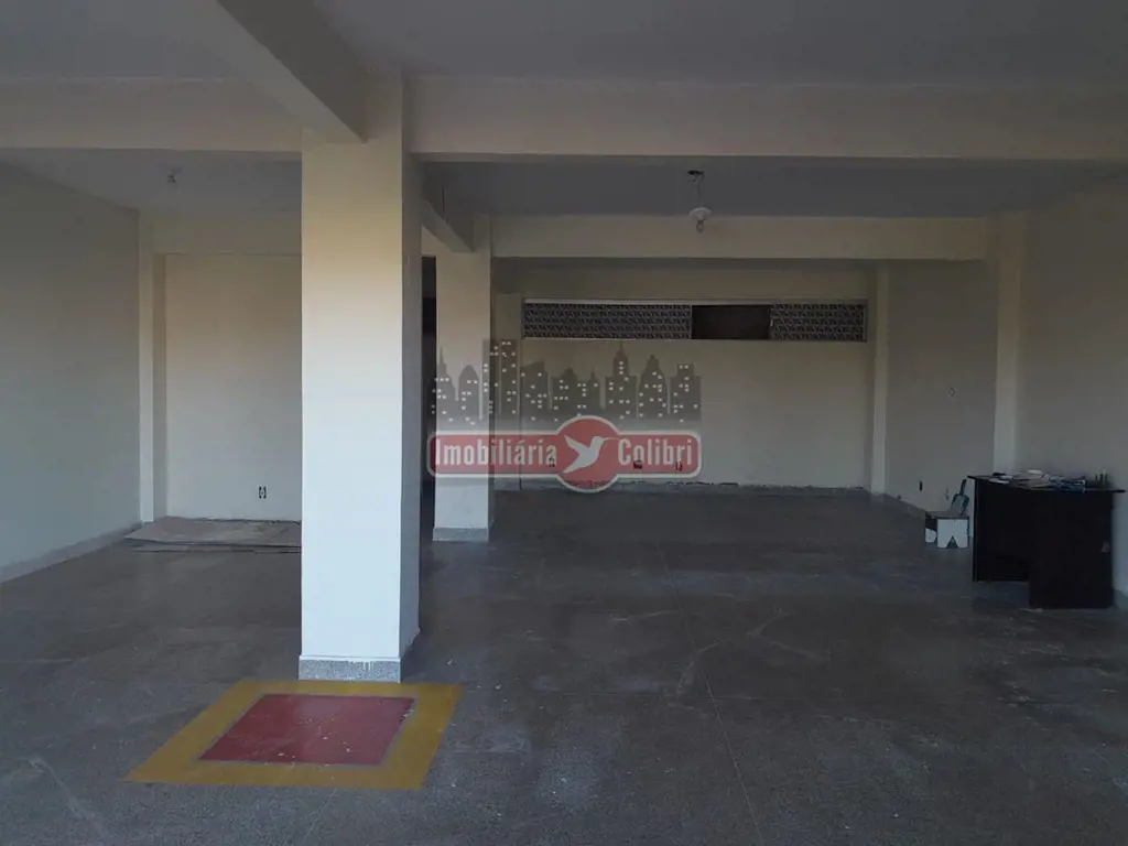 Loja com 80m2, ao lado do cartório de notas de Samambaia, banheiro, acesso pela ...