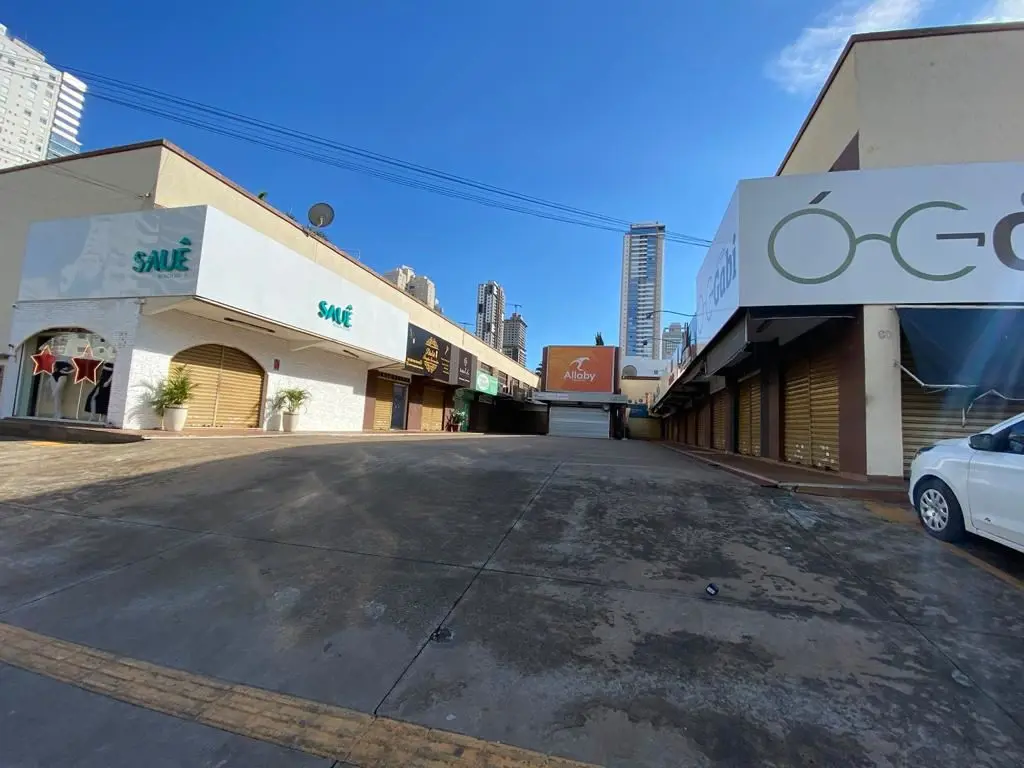 Loja térrea para locação com aproximadamente 150 m², Setor Bueno, Goiânia-Go.Pis...