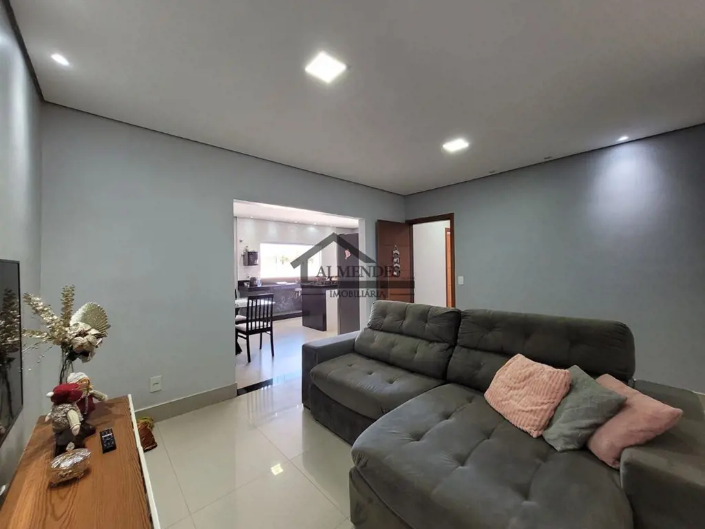AJ MENDES IMOBILIÁRIA VENDE EXCELENTE PRÉDIO NO SETOR DE MANSÕES SOBRADINHO - DF...