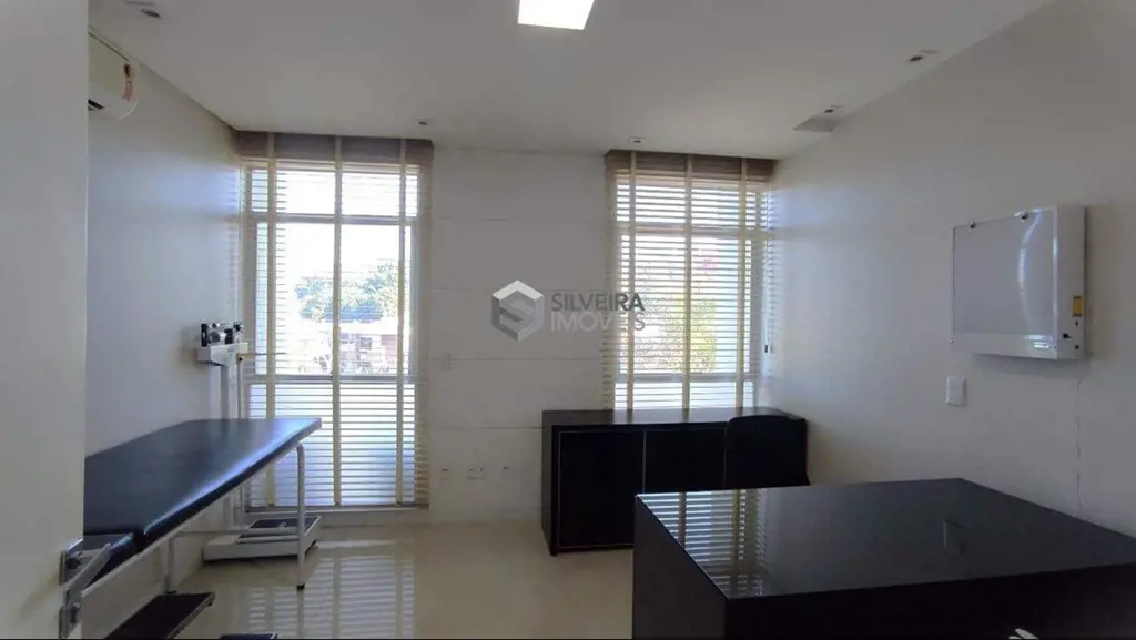 Excelente sala reformada no 3ª anda do Centro Clinico Norte IIConsultório montad...