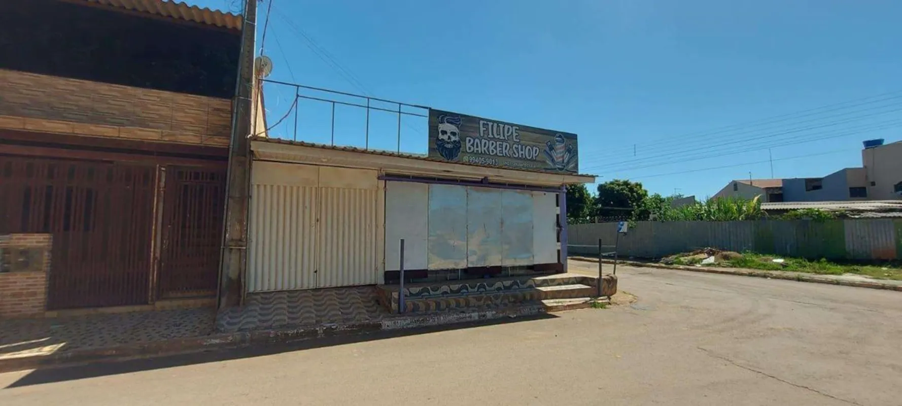 Excelente lote de esquina com 150m², de frente para uma praça, o terreno tem um ...