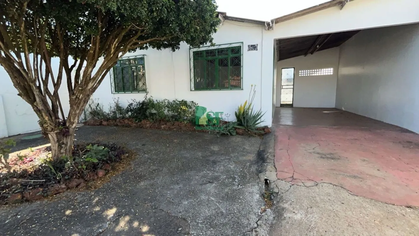  QE 32 Conjunto H CASA 37CASA 03 QTS SENDO 01 SUÍTE,SALA,COZINHA E WC SOCIAL.ÁGU...