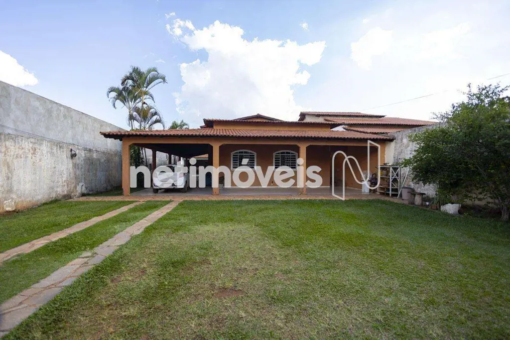 Casa térrea espaçosa - SHVP, Vicente Pires Seja bem-vindo ao seu novo refúgio. E...