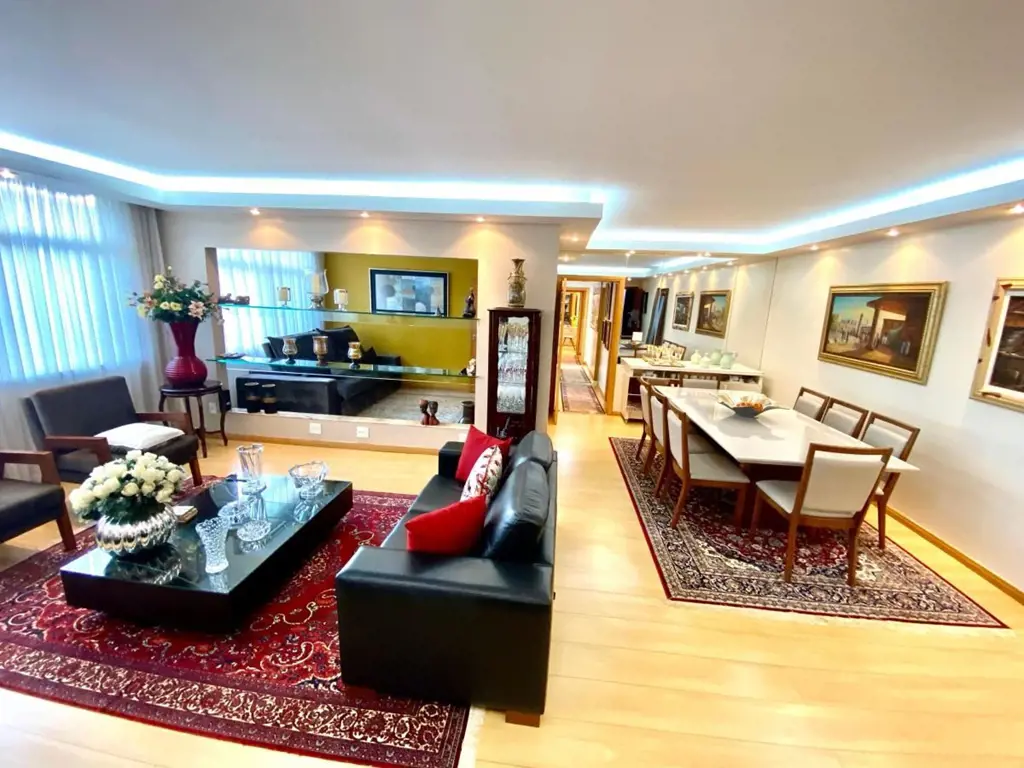 EXCELENTE APARTAMENTO DE CANTO, BEM LOCALIZADO, REFORMADO, ALTO PADRÃO, PERTO DE...