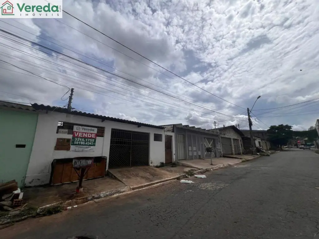 Casas/Barracões Residenciais - Bairro Loteamento Areião, Goiânia - GO.Imóvel com...