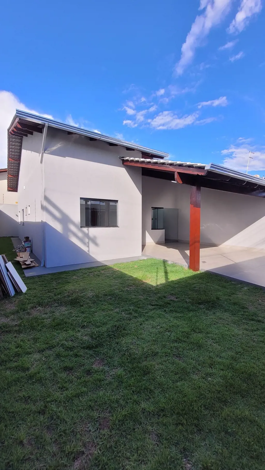 Casa Aldeia ótima localização 3 quartos sendo um suíteGaragem amplaSala com pé d...