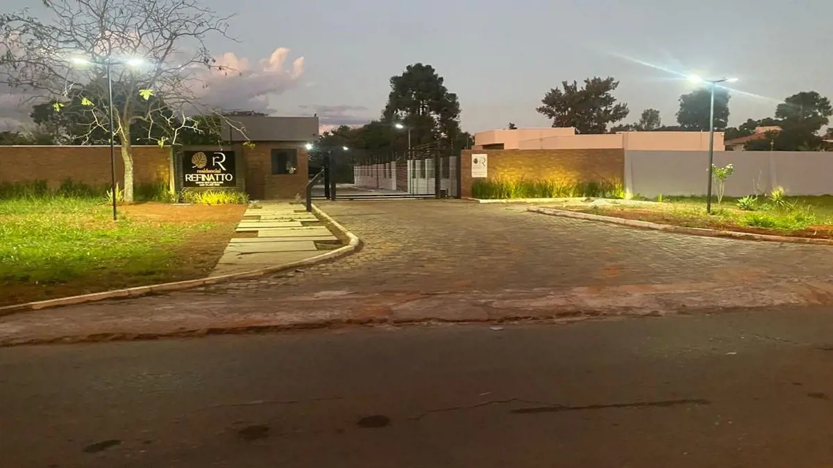 Excelente casa com 3 quartos, sendo 2 suítes na SMPW quadra 17 do Park Way Área ...