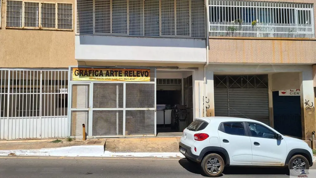 ACEITA TROCA EM AUTOMÓVEL OU IMÓVEL DE MENOR VALORÓtima loja, medindo cerca de 6...