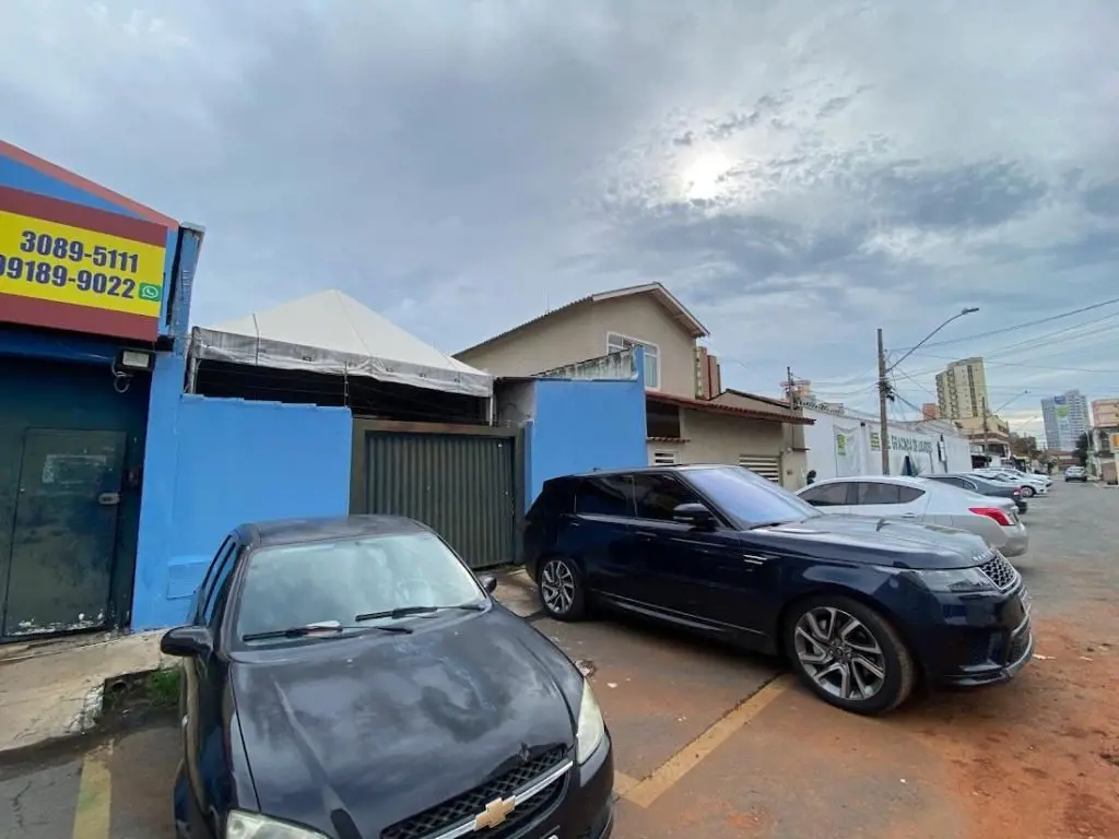 Imóvel comercial, 600 m², com banheiros femininos e masculinos, seis salas proje...