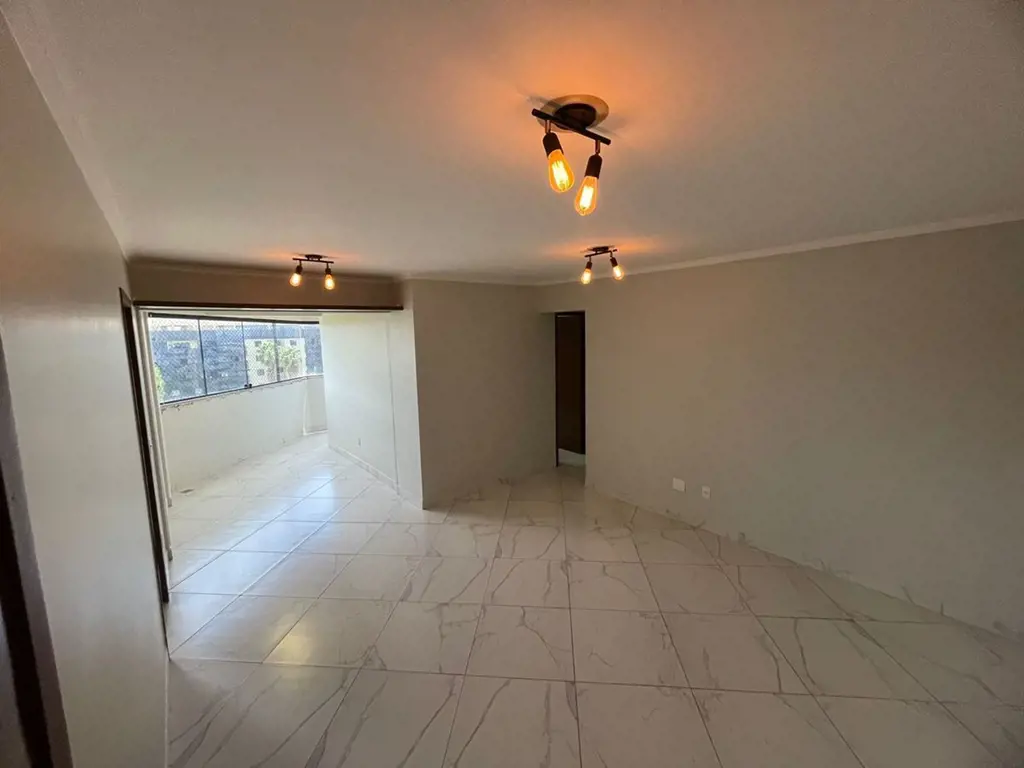 Apartamento para alugar Sudoeste três quartos suíte garagemComposto por:SalaVara...
