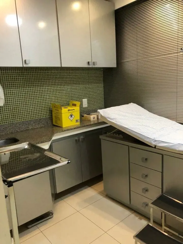 Oportunidade no Hospital Anchieta, clínica mobiliada, formada por duas salas!Ven...