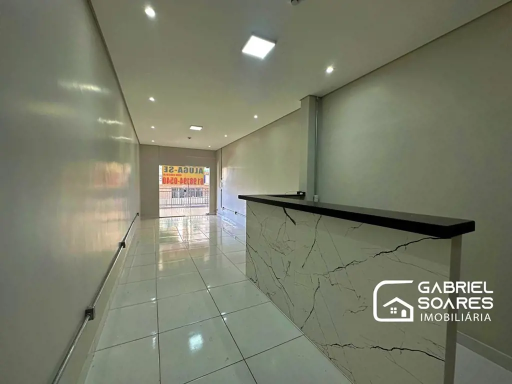 Loja com 94,23 m² com Subsolo na rua do Colégio Marista, CSB 10- Loja recém refo...