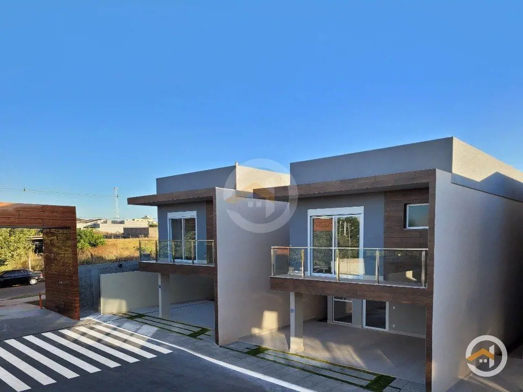 Sobrado de condominio fechado no Jardim Atlantico. 4 suites, escritorio, nao gem...