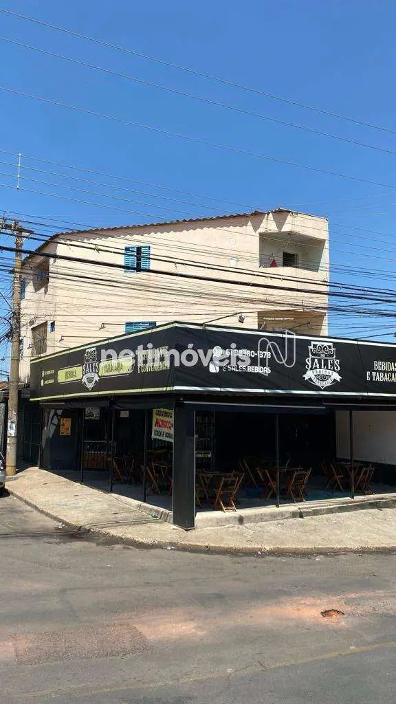 Casa com 2 quartos , sala , cozinha , banheiro e area de serviço, mais uma Loja ...