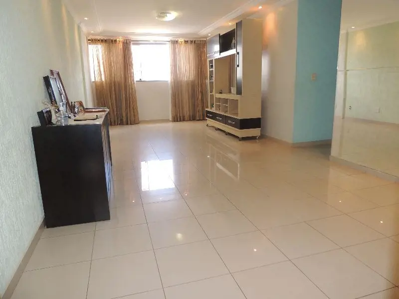 - APARTAMENTO COM 4 QUARTOS (SENDO UM DELES SUÍTE ) - DUAS VAGAS SOLTAS DE GARAG...
