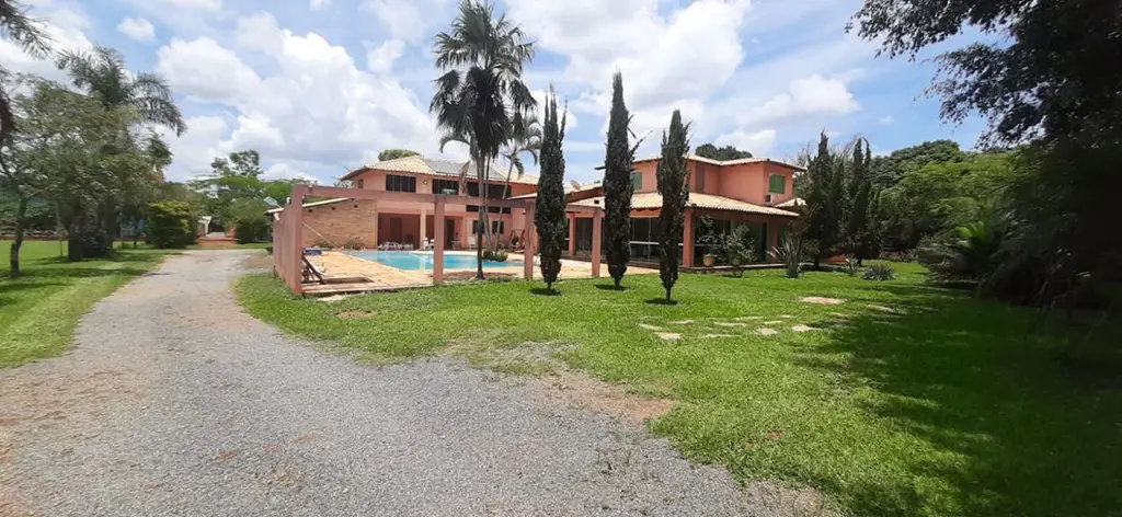 EXCLUSIVIDADE J.JUNIORCHÁCARA PLANA, FORMADA ETOTAL INFRAESTRUTURA. CASA COM 2 P...