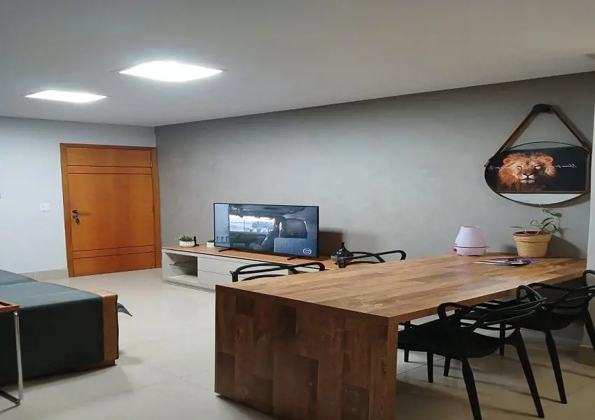 Apartamento de 02 quartos, sala, cozinha com armários, banheiro social e área de...