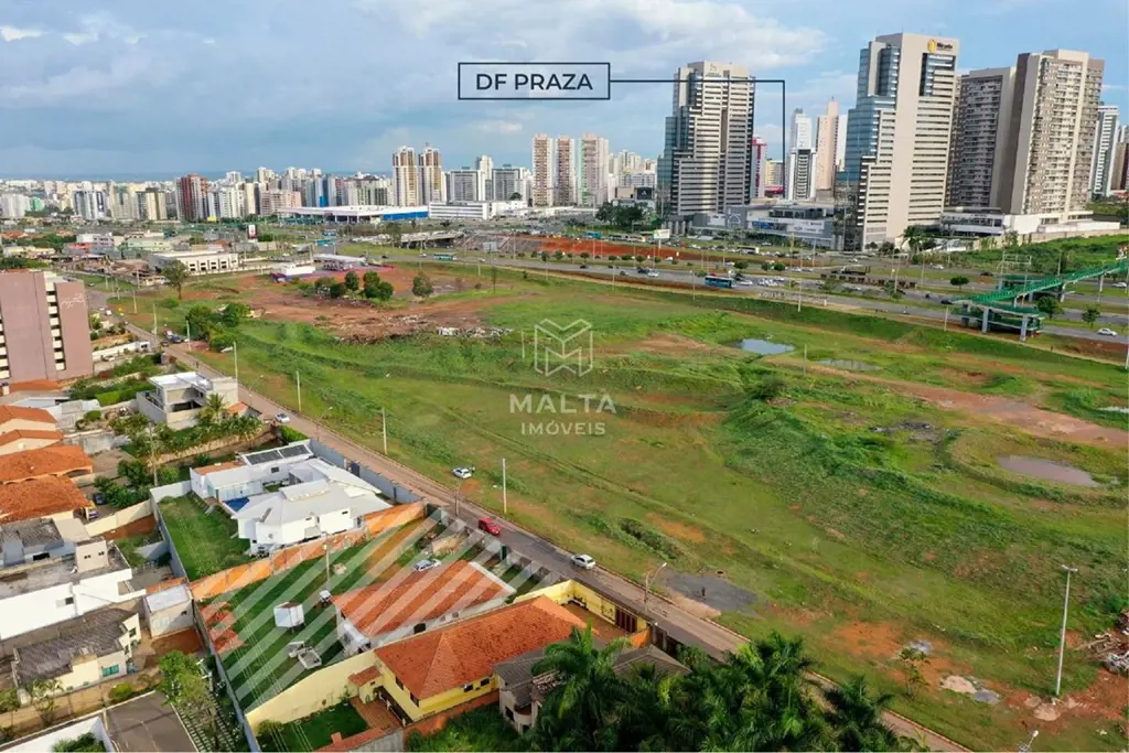 MALTA IMÓVEIS VENDE COM EXCLUSIVIDADECasa em Vicente Pires em lote enorme com gr...
