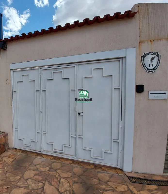 casa residencial contendo: são duas casas no mesmo lote,03 quartos,banheiro soci...