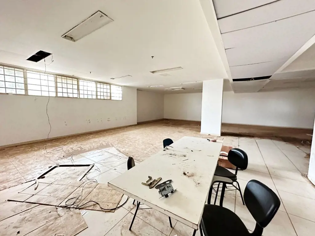 VENHA CONFERIR COM A DF4!!DESCRIÇÃO: SOBRELOJA 500m² COM DIVISÓRIAS E BANHEIRO, ...