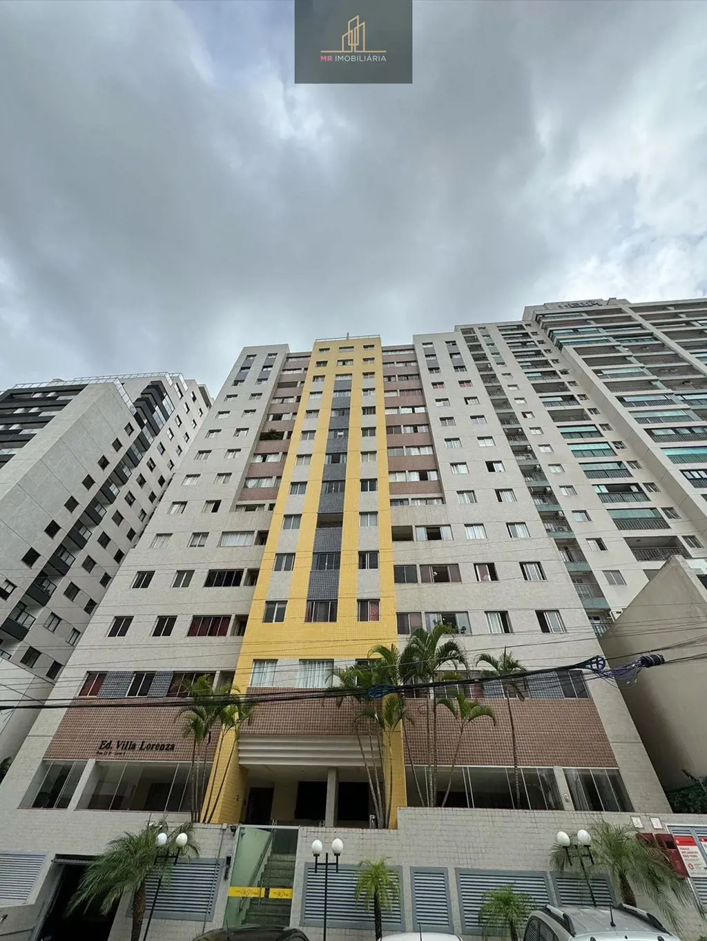 Extremamente bem localizado, todo reformado, projetado com armários bons, divisó...