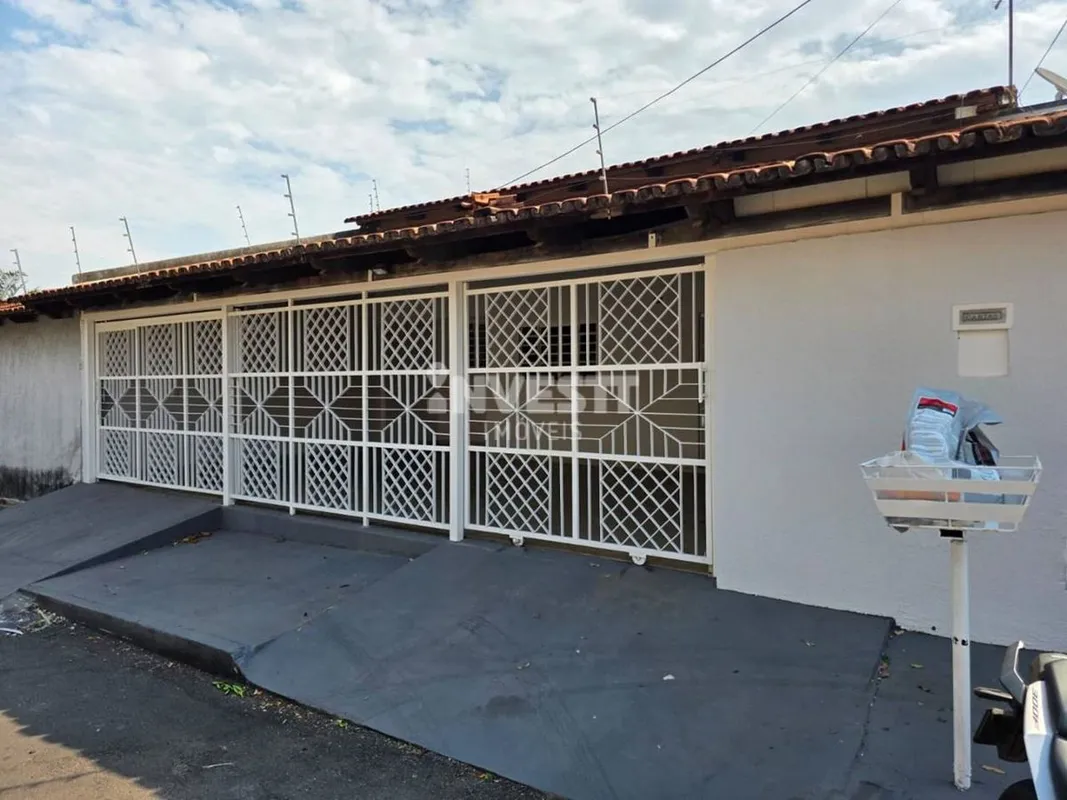 Casa com 3 quartos, sala 2 ambientes, cozinha, copa, despensa, escritório, banhe...