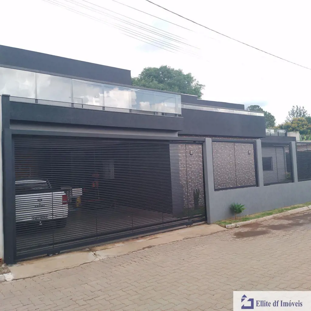 VENDO –rua 2 Vicente PiresCasa moderna com 4 suítes na região mais valorizada do...