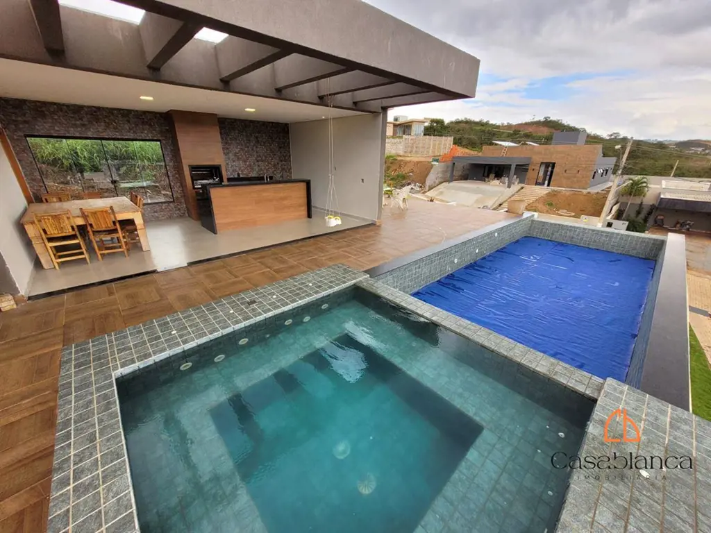 Excepcional sobrado com 3 suítes, lazer e vista livre para APP no Condomínio Vil...