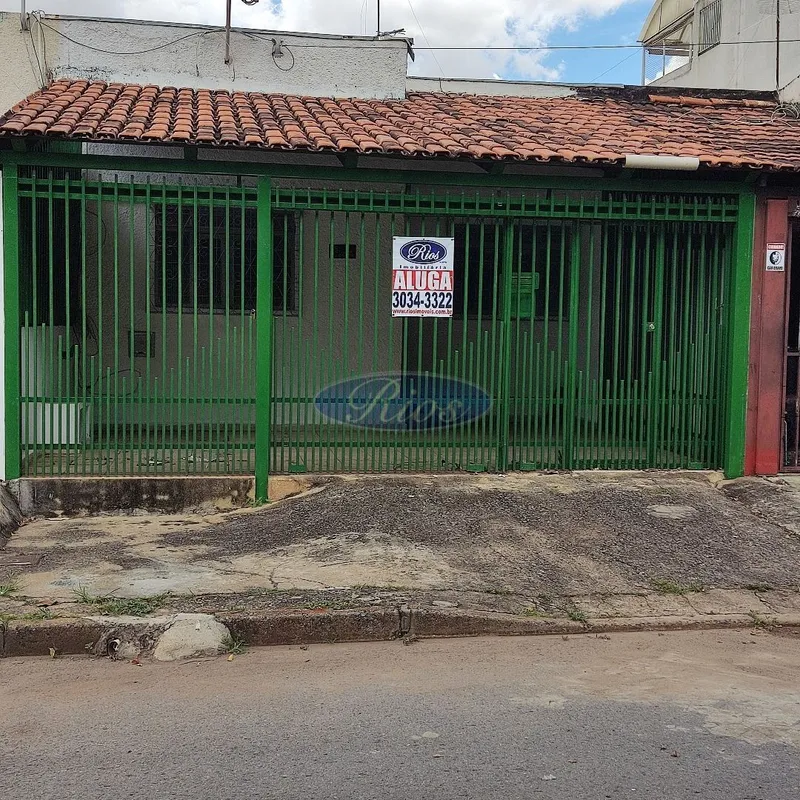RIOS IMÓVEIS ALUGA EXCELENTE CASA DE 03 QUARTOS (SENDO 01 SUÍTE) NA QI 4 CONJUNT...