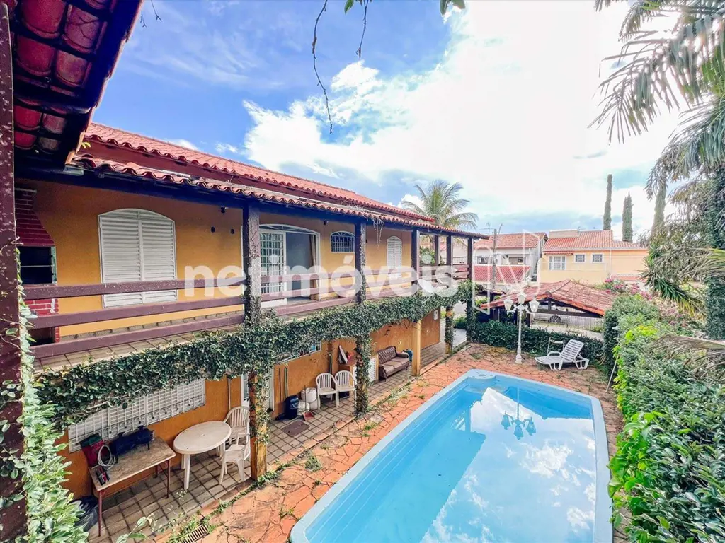 SOBRADO A VENDA- DE ESQUINA - TERRENO COM 560m- CRUZEIRO NOBRE Localização:Privi...